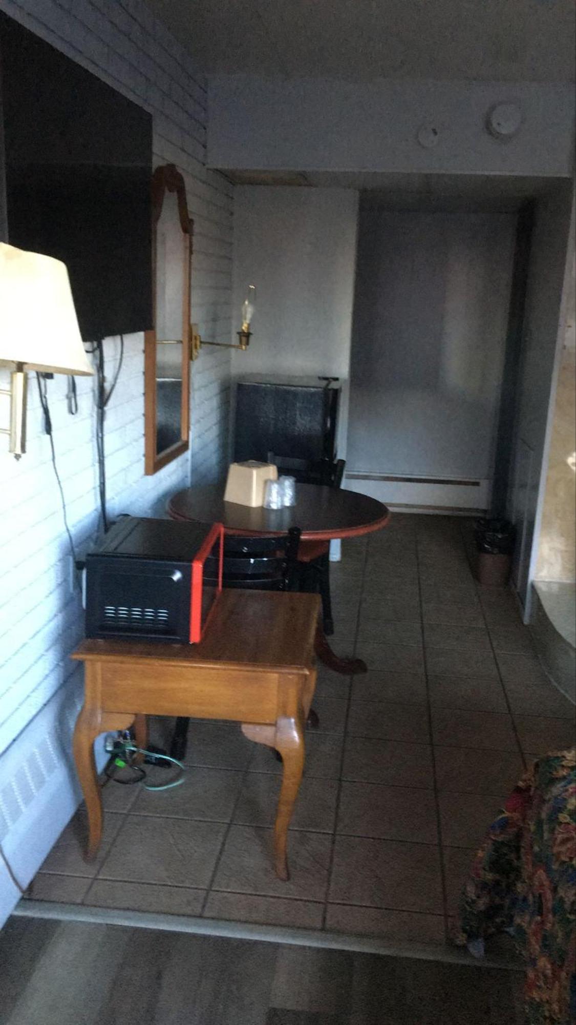 Dorchester Motel ファーミントンヒルズ エクステリア 写真