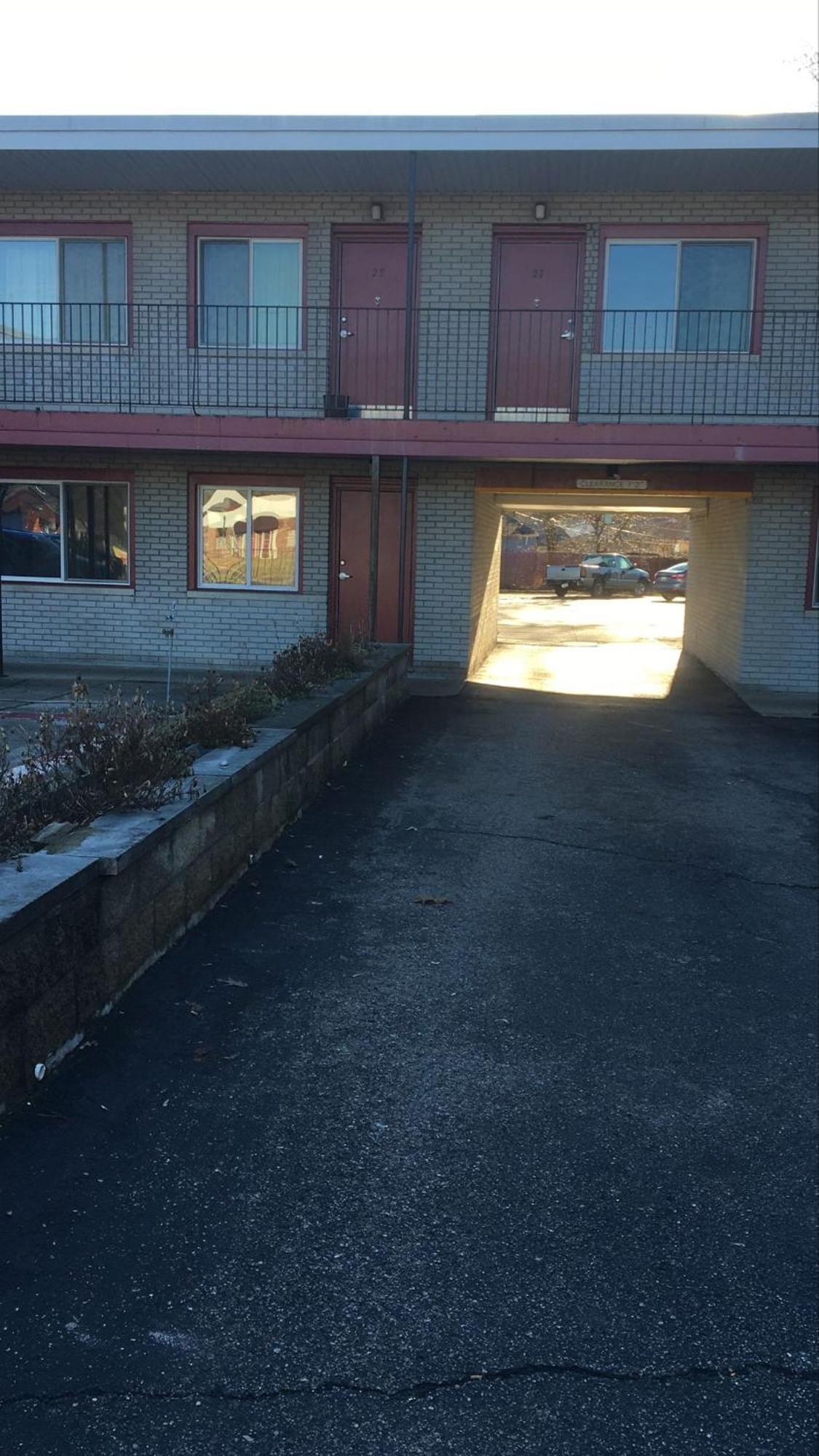 Dorchester Motel ファーミントンヒルズ エクステリア 写真